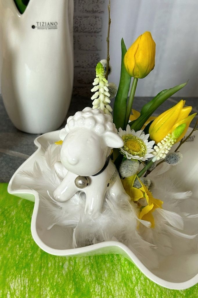 Lamm Tonja mit Glöckchen 13cm cremeweiß