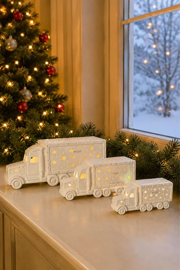 Deko Truck LED 32cm cremeweiß LKW-Figuren, Weihnachtsdekoration, Weißes Keramik, Sternenmuster, Weihnachtsauslage