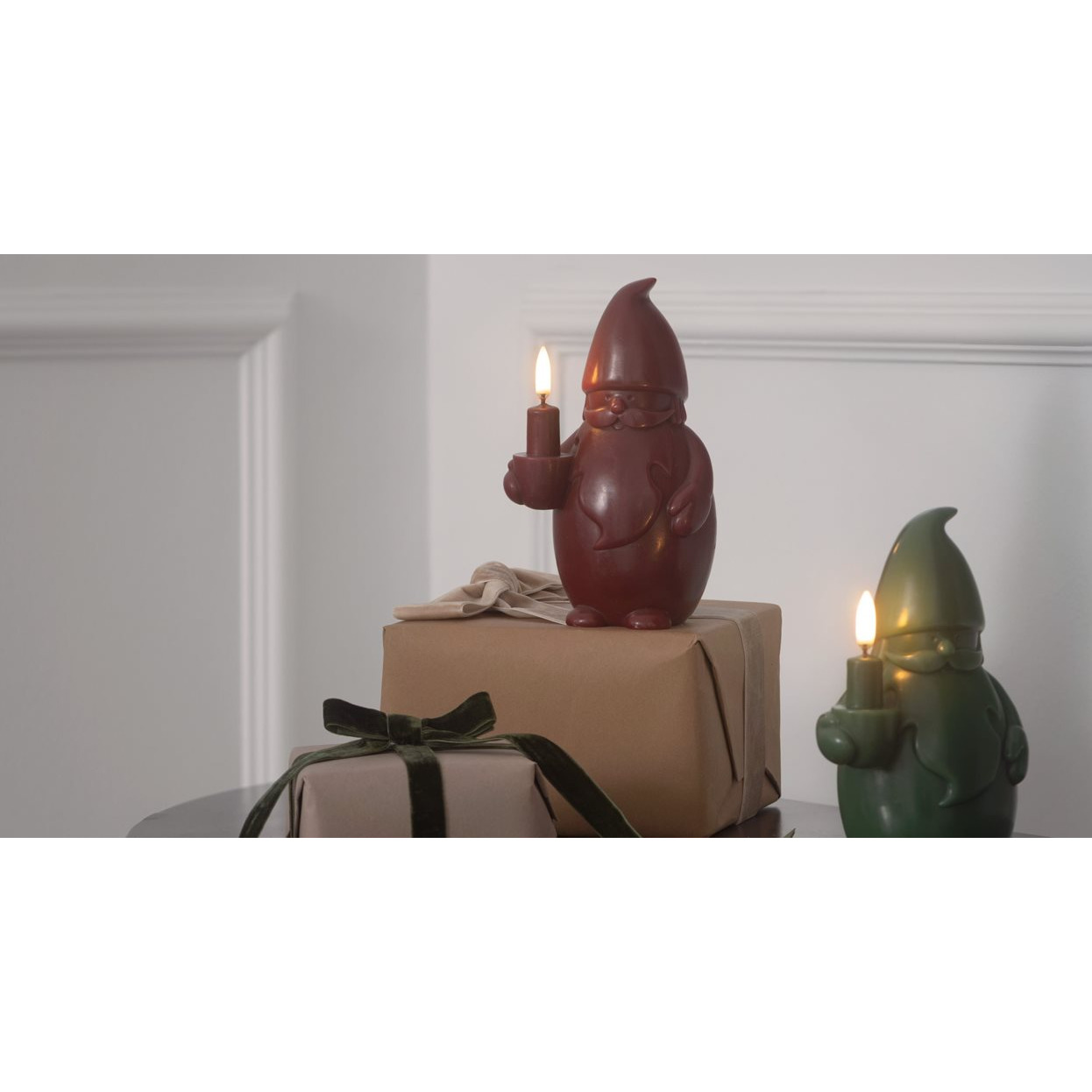Santa Claus LED Kerze Olive grün 10x17cm Wichtelkerze, Kerzenhalter, Wichtelfigur, Rotbraun, Grün