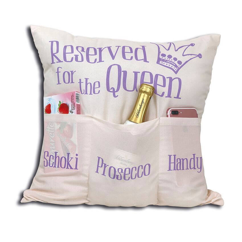 8803_01 Reserved for the Queen Kissen mit 3 Einstecktaschen
