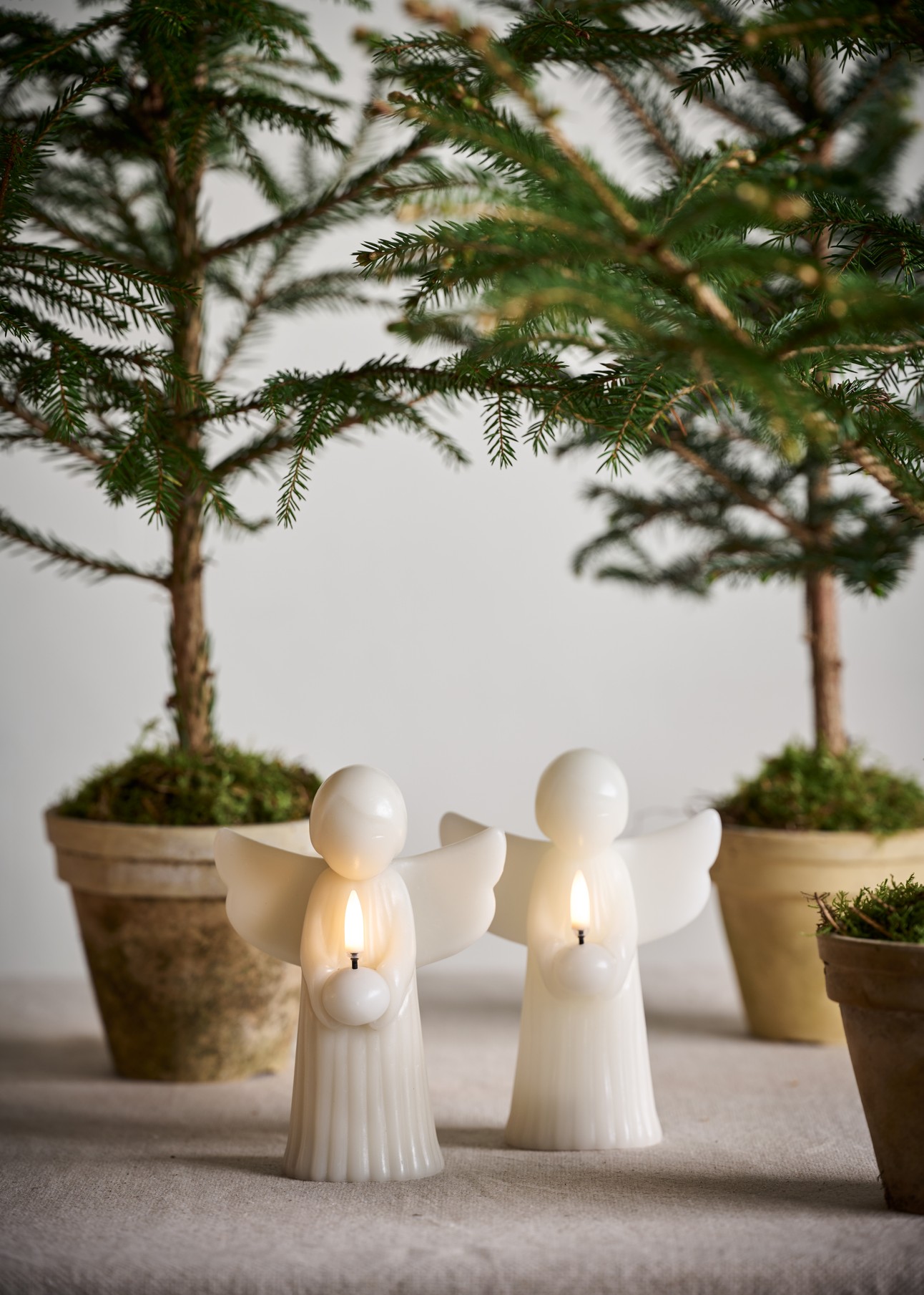 Uyuni LED Kerze Angel oyster grey 11x15,5cm Uyuni LED Kerze Angel oyster grey 11x15,5cm