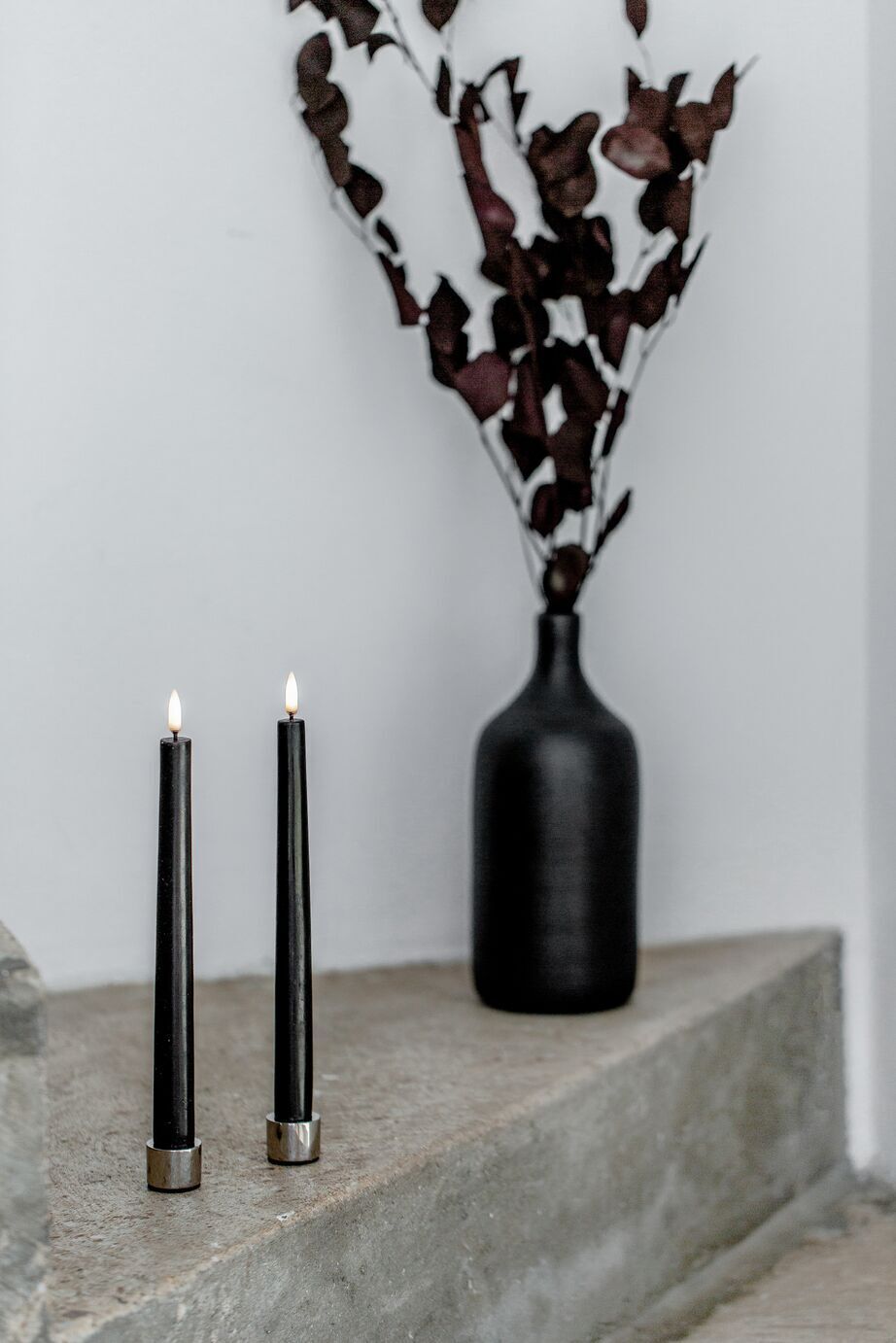 Uyuni-UL-PI-PB02325-2-Coloured-Taper-Candles-1 Uyuni LED Tafelkerze 15cm Plain Black 2 Stück