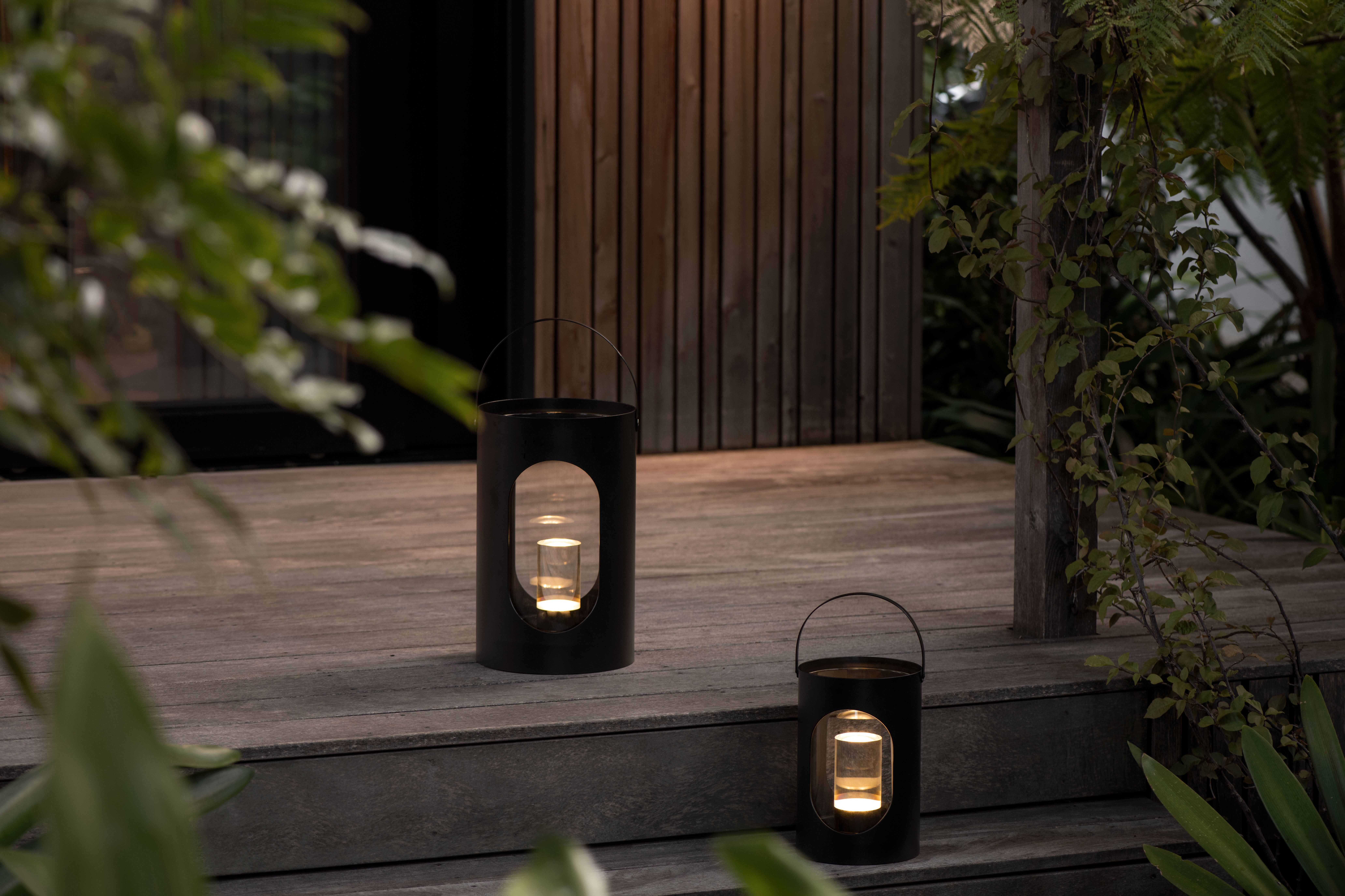 Ekta Light House Lantern Medium Black Holz, Lampe, Hartholz, Laterne, Beleuchtung