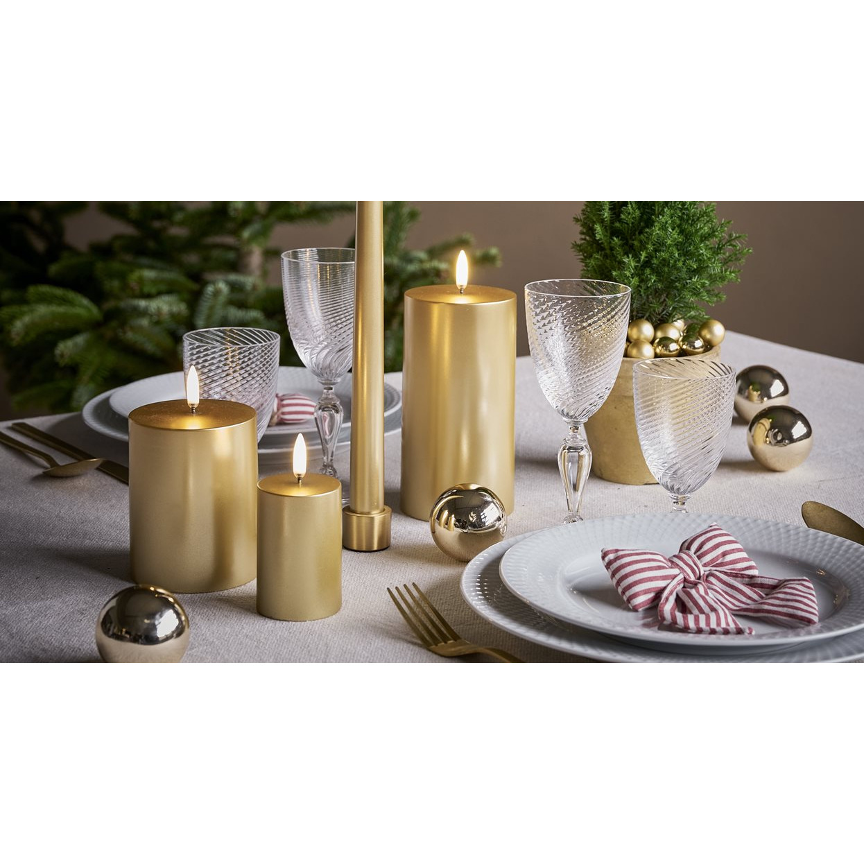 gold, Kerzen, Tischdeko, Gläser, Dekoration