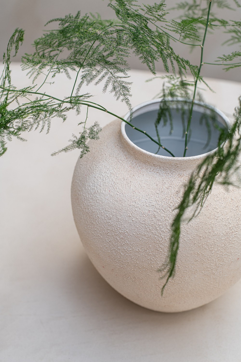 Vase Lune S vase, Keramik, texturiert, Beige, Grünpflanze
