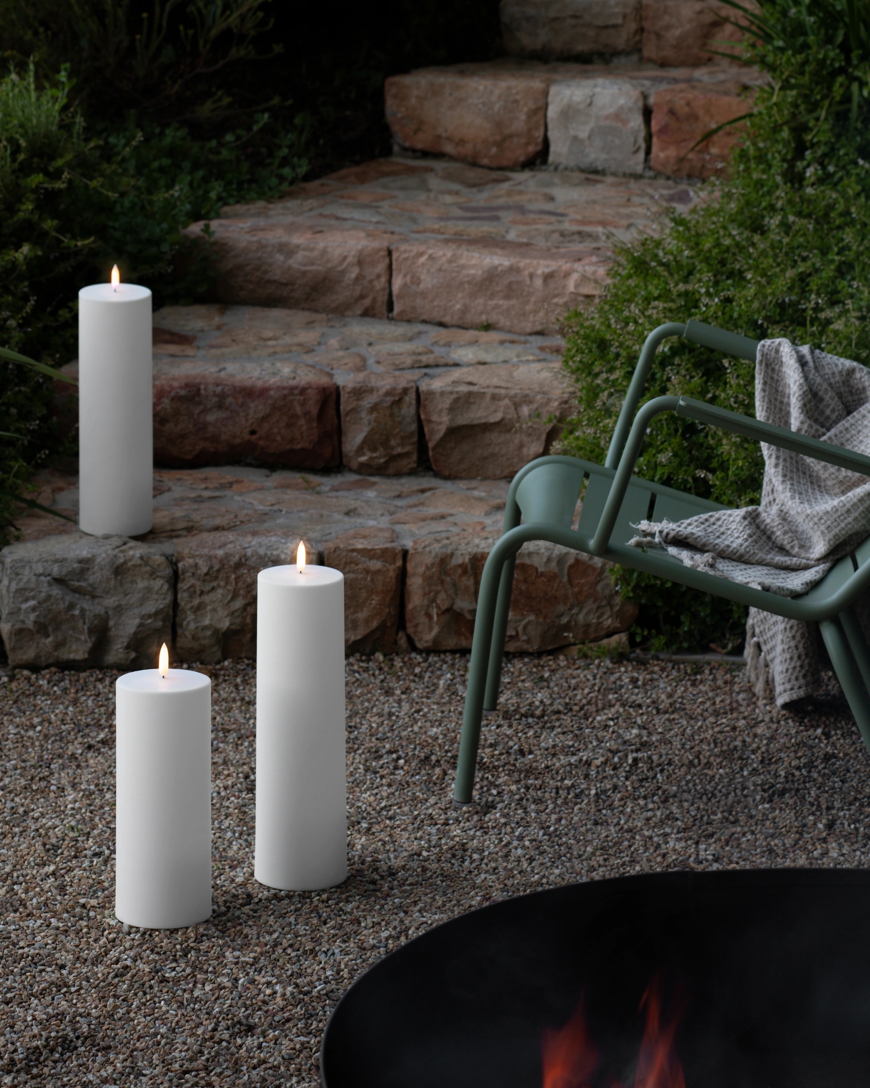 Uyuni Outdoor LED Stumpenkerze 12 x 30cm weiß