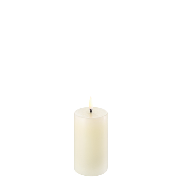 UL-PI-IV06010 Uyuni LED Stumpenkerze 5,8 x 10cm ivory
