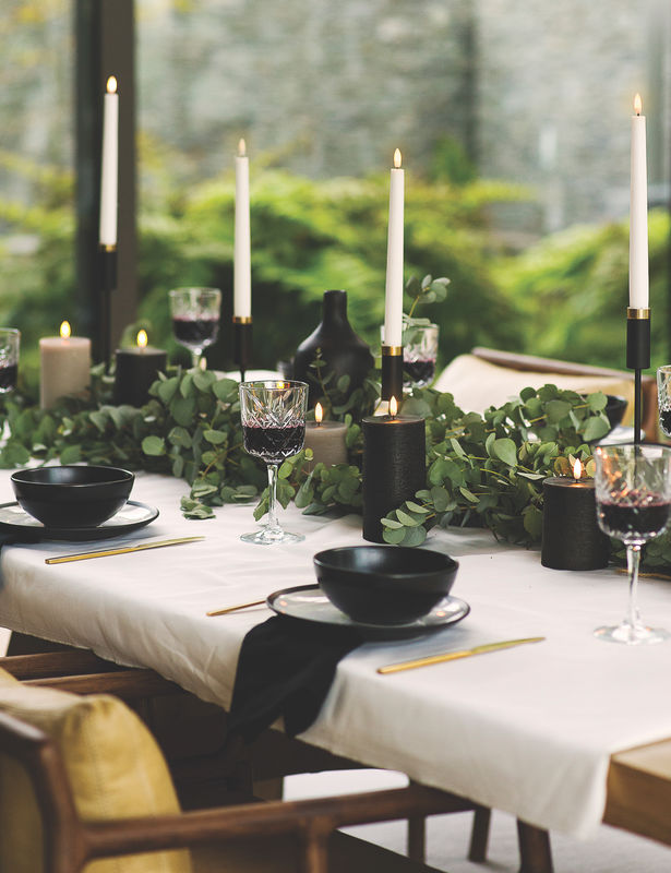 Pillar-Candles-sandstoe-forest-black-Taper-Candles-festive-dining-small Uyuni LED Tafelkerze 75cm nordic white