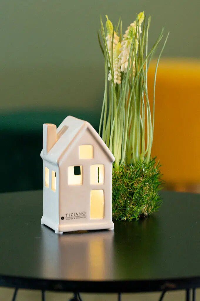 portofino-lichthaus-led-schmal-weiss-creme-einzeln Haus Portofino 10cm schmal LED cremeweiß