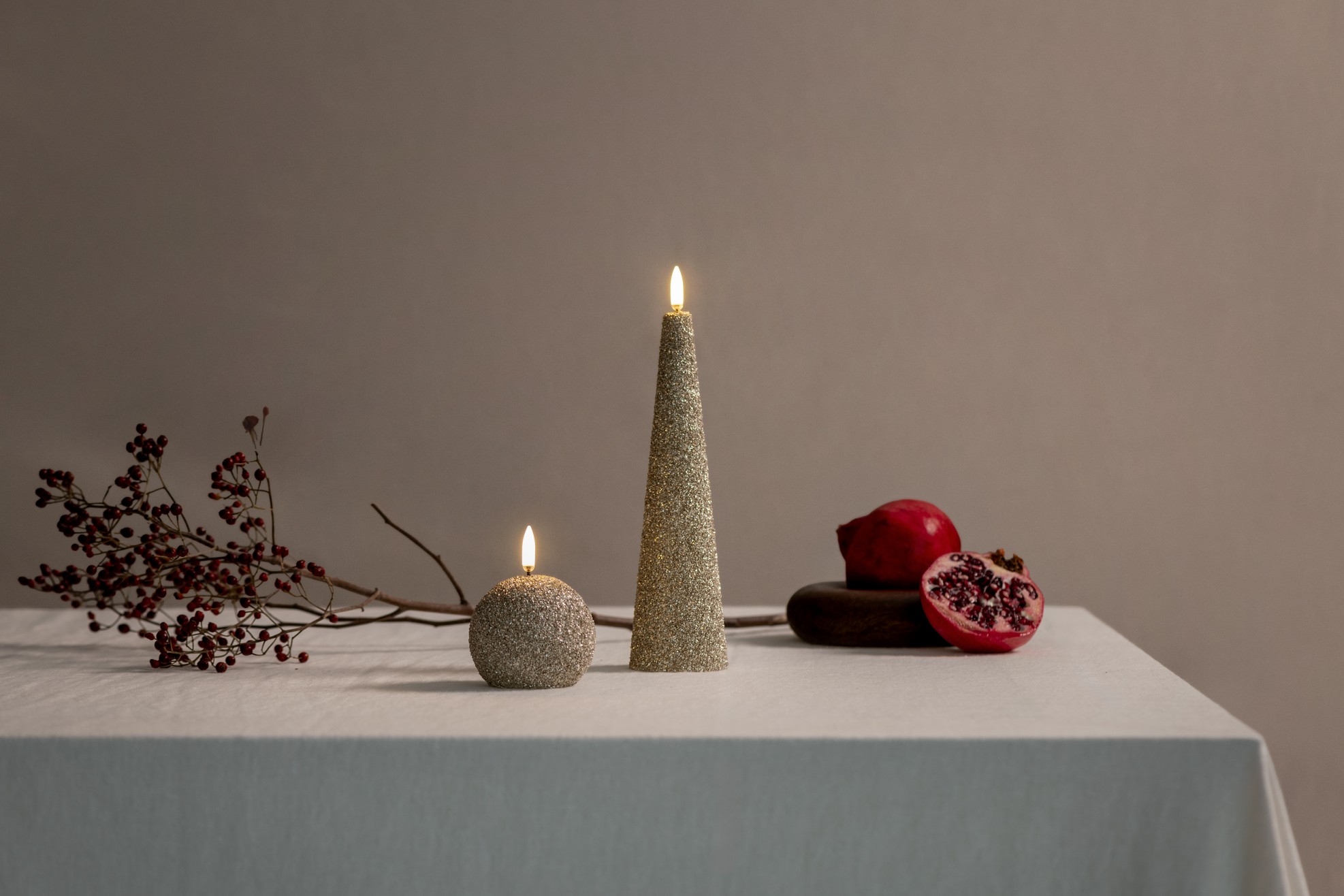 Uyuni LED Cone Candle 21,5 cm Champagne Glitter Uyuni LED Cone Candle 21,5 cm Champagne Glitter