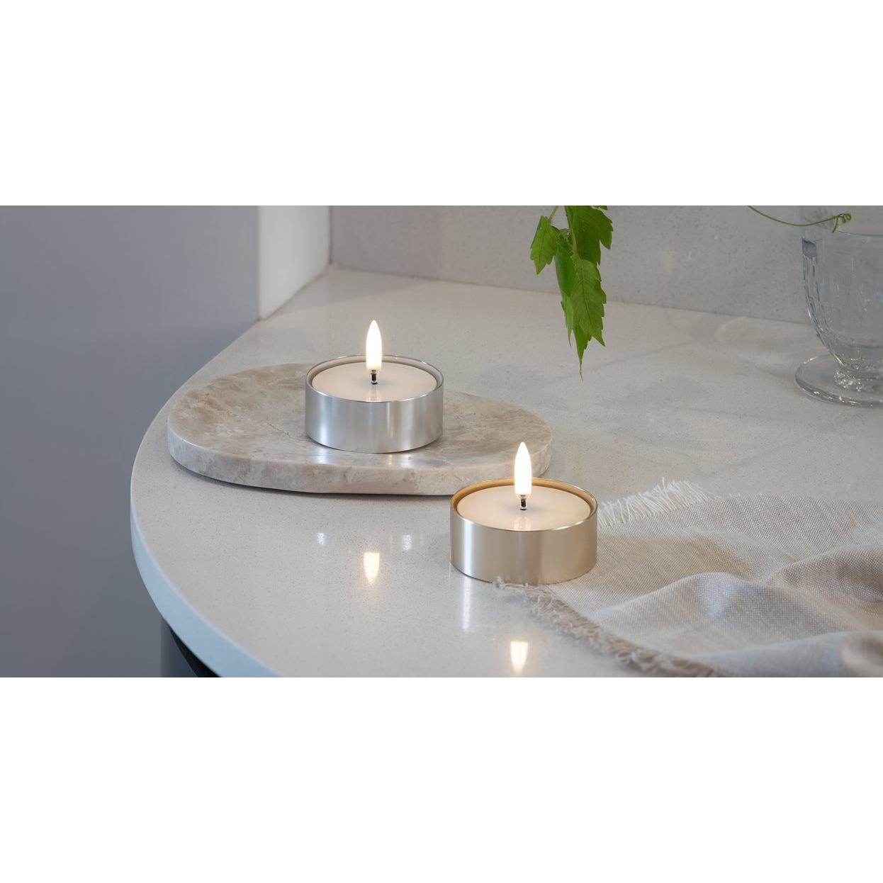Piffany LED Melted Maxi Teelicht 2er Set, 6,3x2,3cm, Messingoptik Teelicht, Kerzenhalter, Votivkerze, Stoffserviette, Tischdekoration