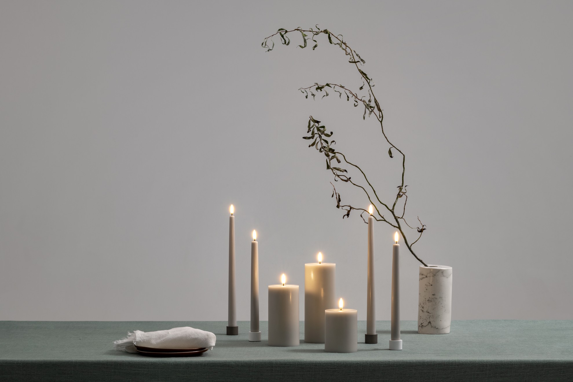 Uyuni LED Tafelkerze 25cm oyster grey 2 Stück Uyuni LED Tafelkerze 25cm oyster grey 2 Stück