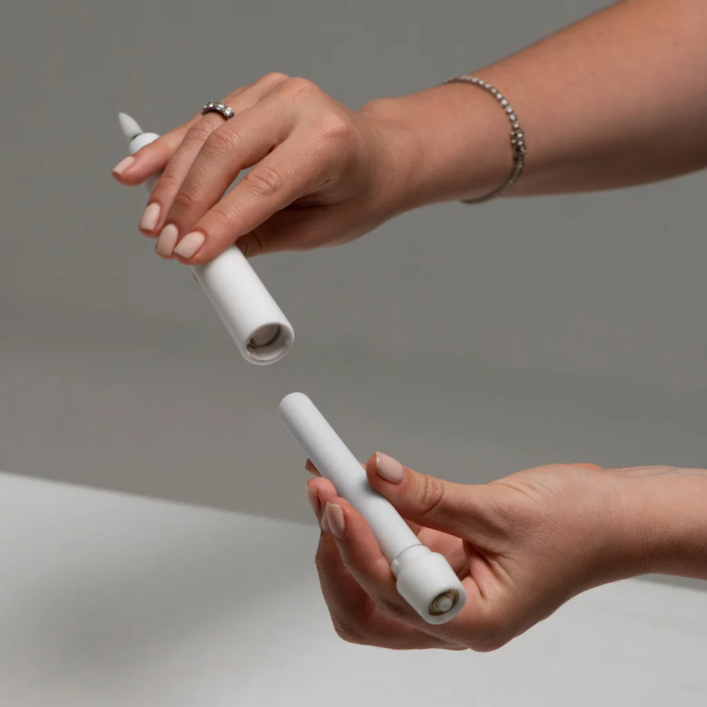 Handheld tool, weiße Röhren, Drehverschluss, pharmaähnliches Werkzeug, dualedes Werkzeug