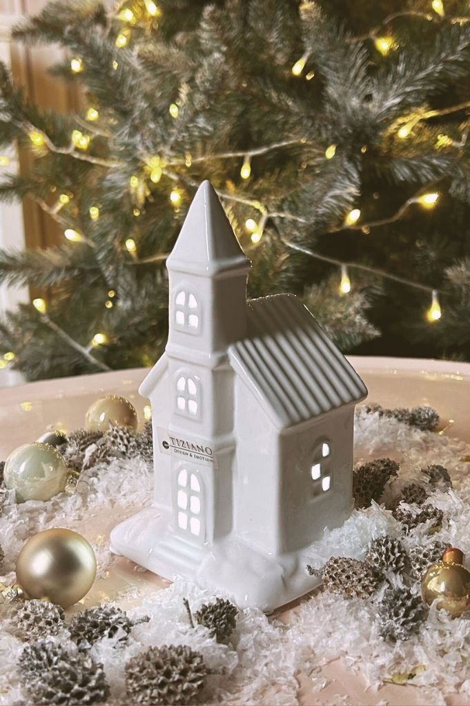 Kirche Novella 13,5cm LED cremeweiß Porzellan