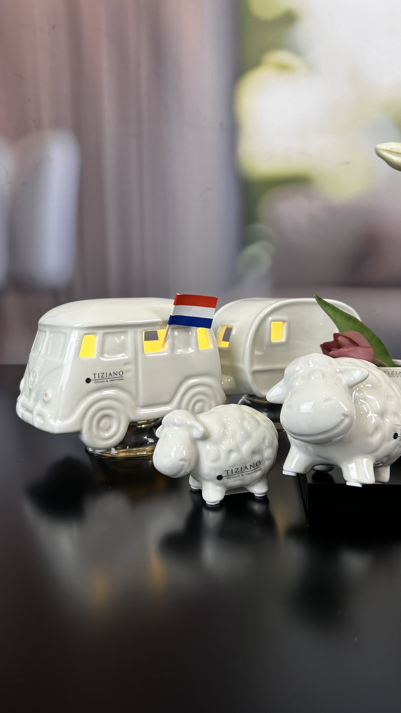 Deko LED Bus Caso 18cm Kunst, Porzellan, Töpferei, Säugetier, Schwein