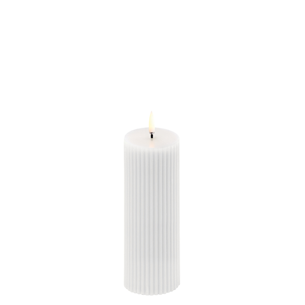 Uyuni LED Stumpenkerze 5,8x15cm Nordic White geriffelt