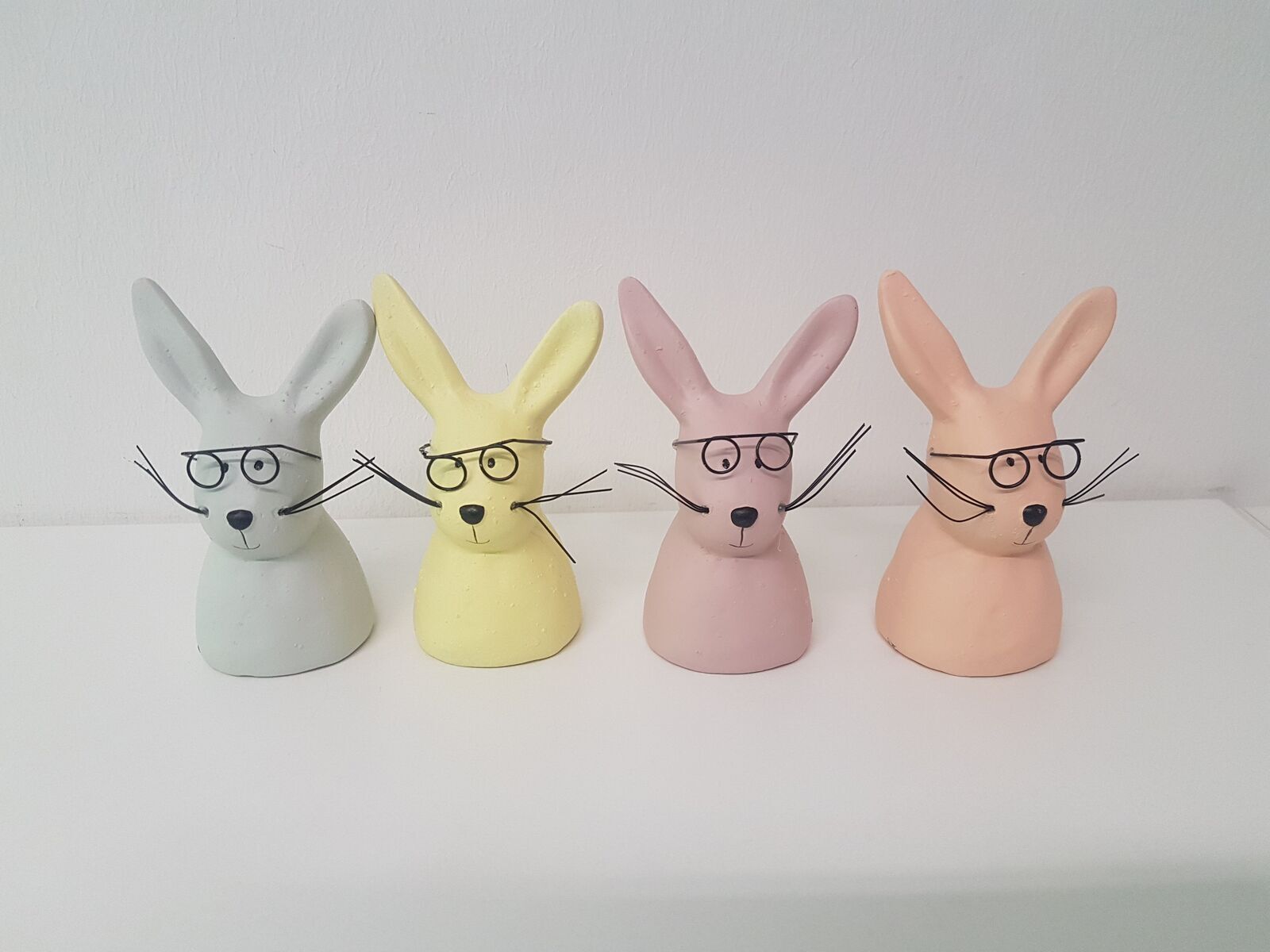 Nerdy Deko-Hase mit Brille S gelb